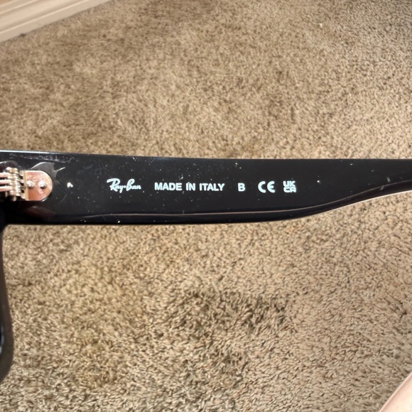 Ray-Ban Black Sunglasses - Picture 4 of 6